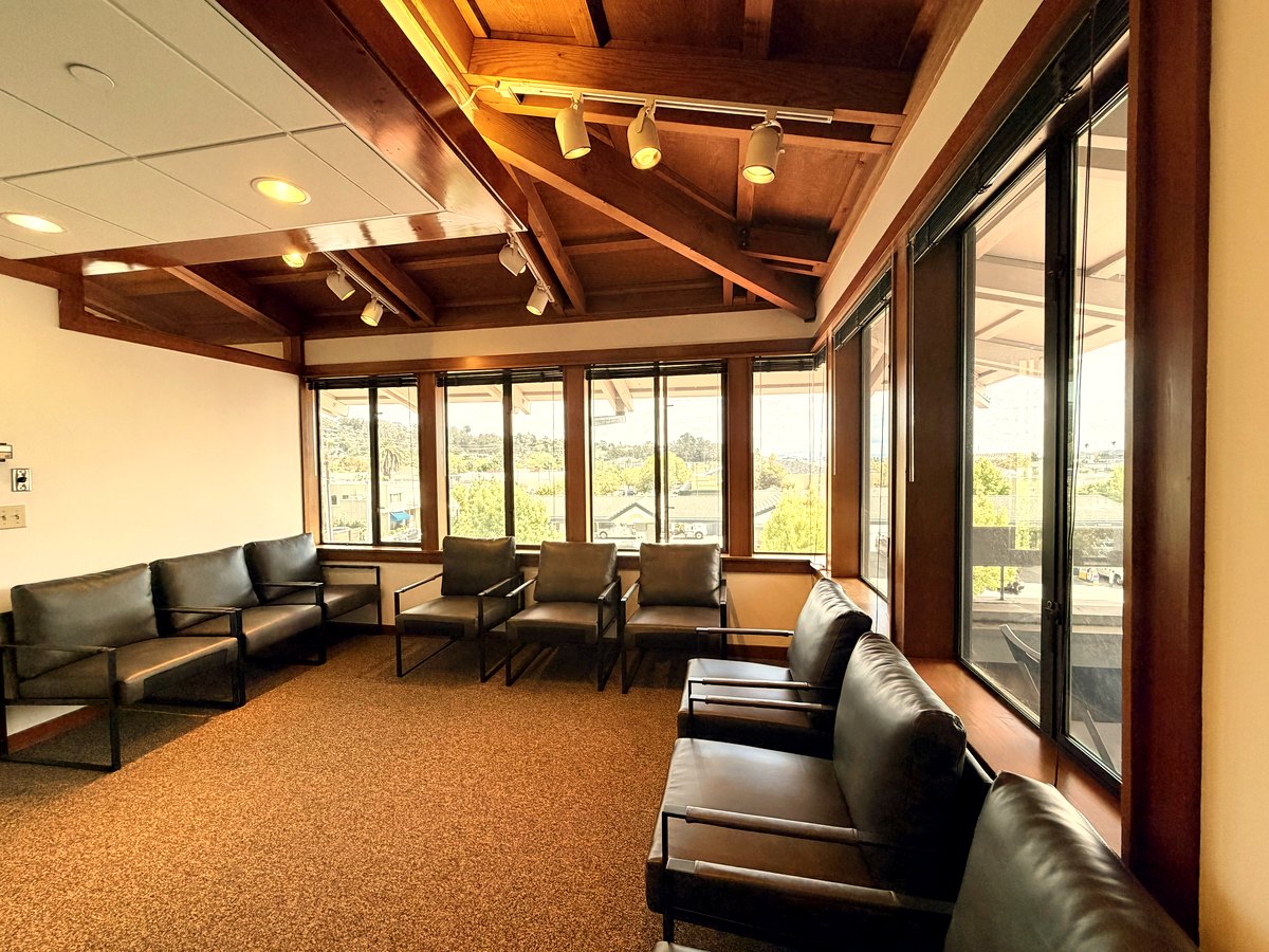 Group therapy room used for IOP 5 sessions